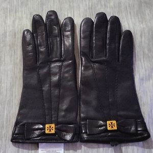 Tory Burch Black Sheep skin gloves size 6.5